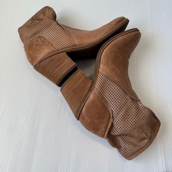 Sofft Chantey light brown stacked heeled boots size 10 women’s side zip closure - Picture 8 of 13